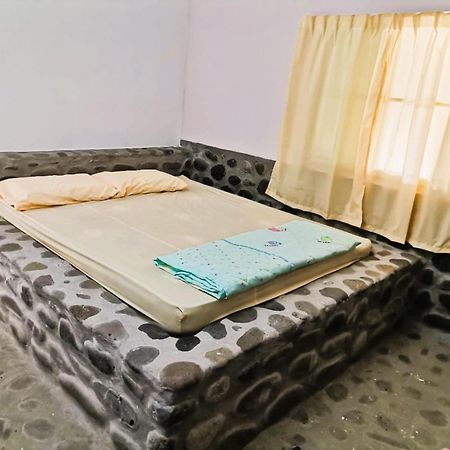 Oyo Home 90491 Flinstone Lodge Kota Kinabalu Extérieur photo